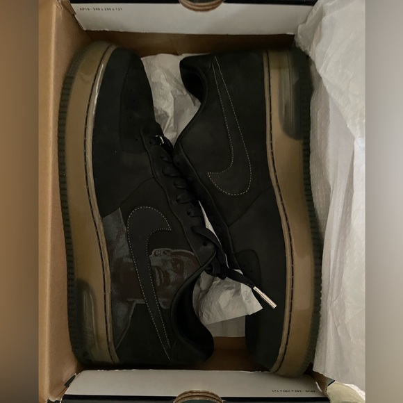 Limited Edition AIR FORCE 1 SPRM '07 (LEBRON)
Size 14
BLACK/BLACK-MET GOLD - Picture 3 of 11